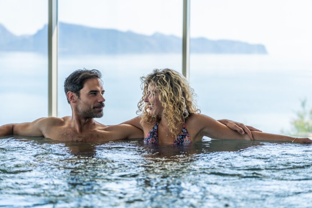 El Mejor SPA de Mallorca couple in spa